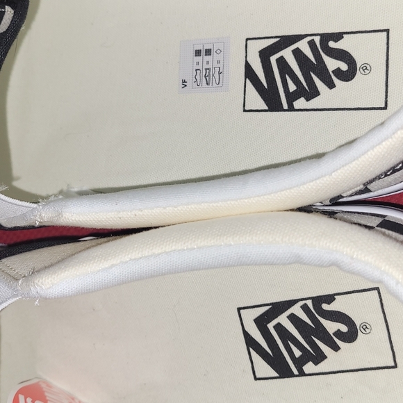 New Vans ASHER Checked slip-ons sizes ,12 and 13 - Picture 3 of 7